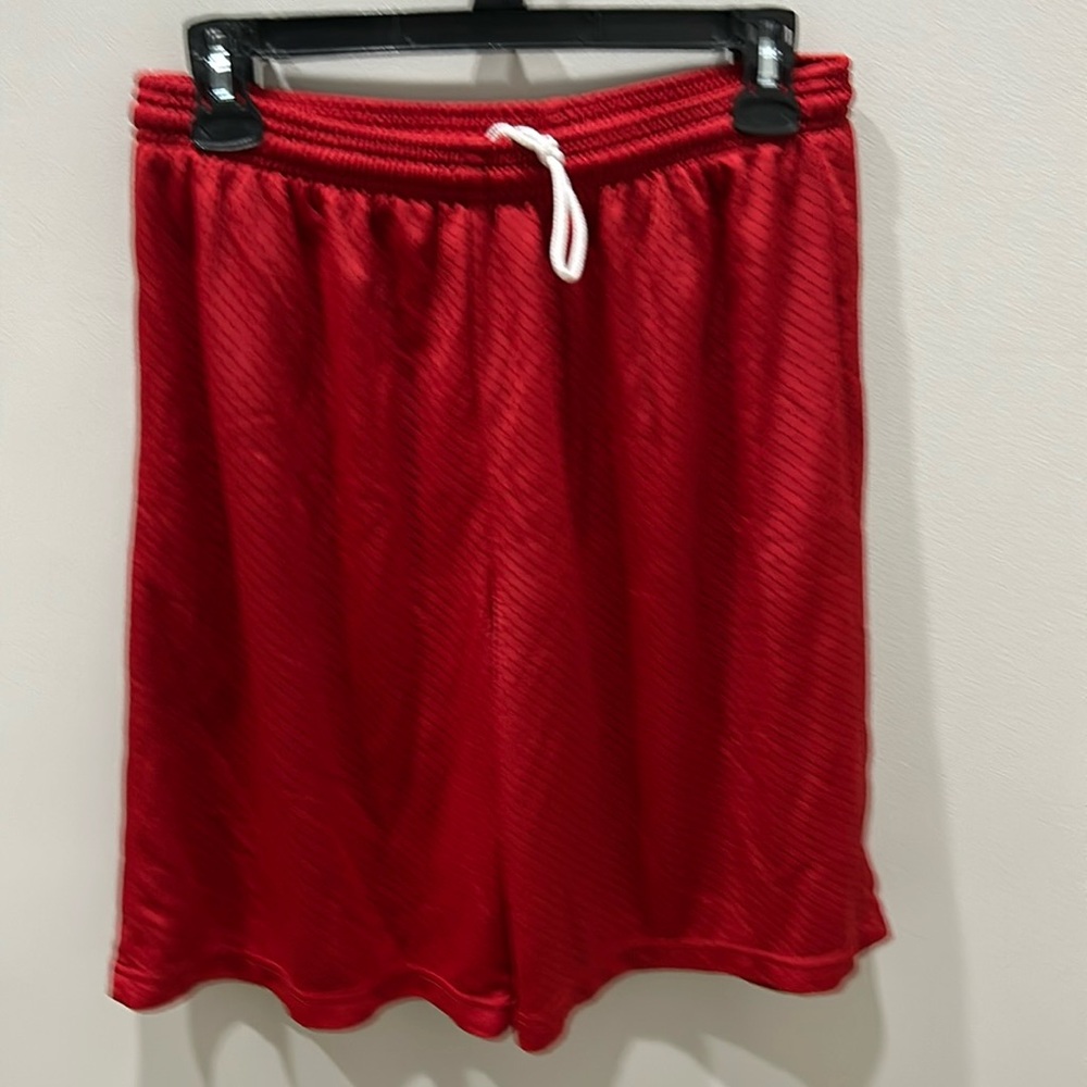 Wilson Men’s Classic Mesh Red Shorts. Size M